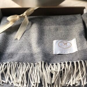NWT CO.BI. Italy 100% Cashmere Throw Blanket Gray with Ivory Zigzag New In Box